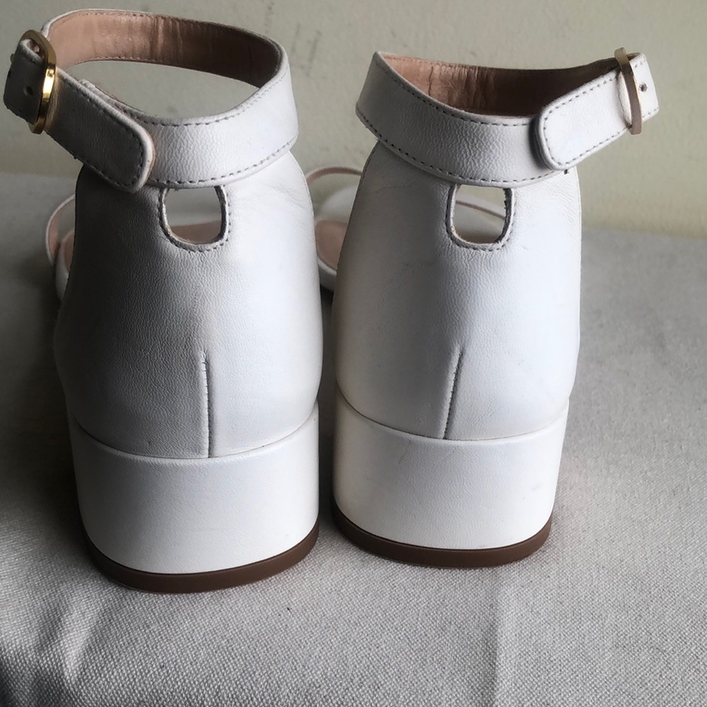 Stuart Weitzman sz 8 White Leather Ankle-Strap Sandals with Gold Buckles - Picture 3 of 11